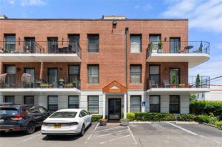7608 69th Place 1B, Glendale, NY 11385