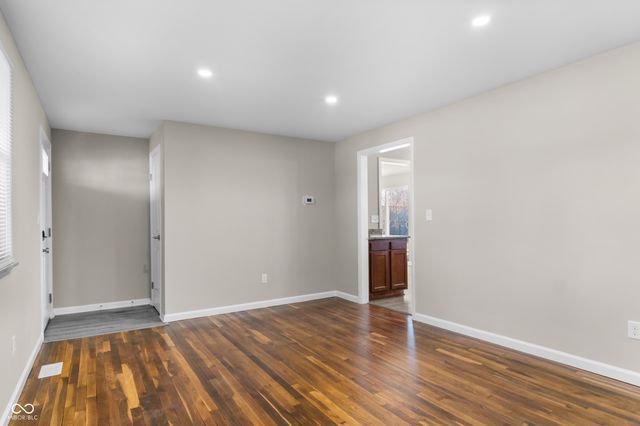 8949 S McGray Drive, Pendleton, IN 46064