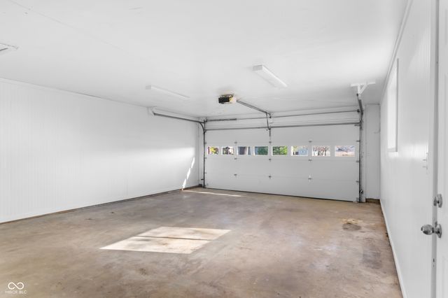 8949 S McGray Drive, Pendleton, IN 46064