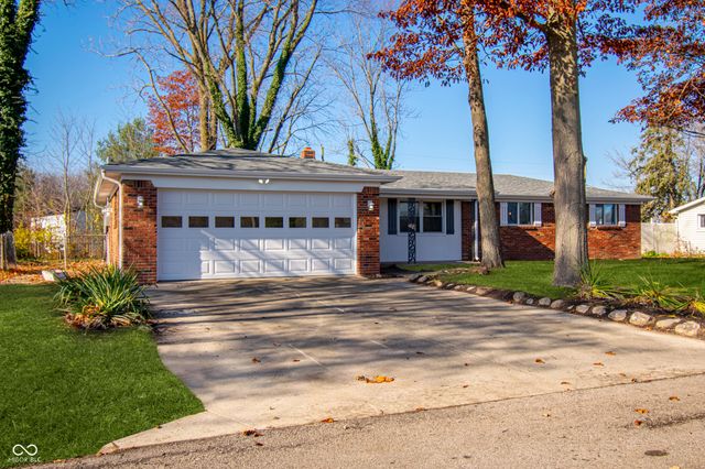 8949 S McGray Drive, Pendleton, IN 46064