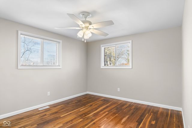 8949 S McGray Drive, Pendleton, IN 46064