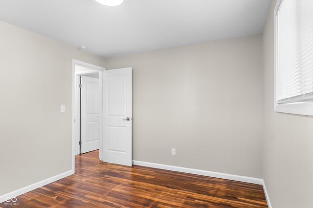 8949 S McGray Drive, Pendleton, IN 46064