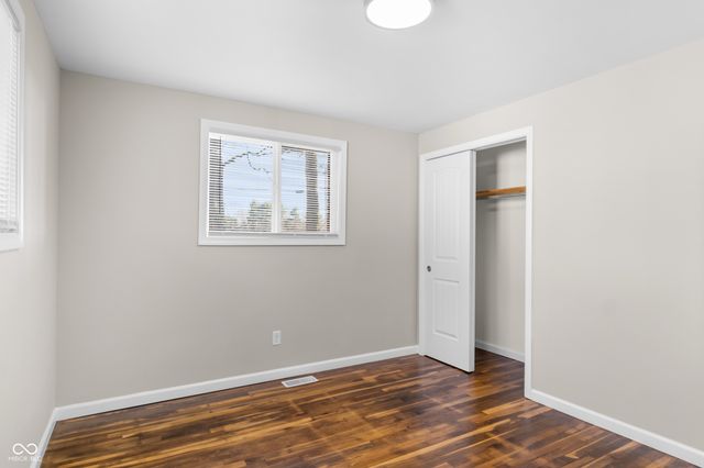 8949 S McGray Drive, Pendleton, IN 46064