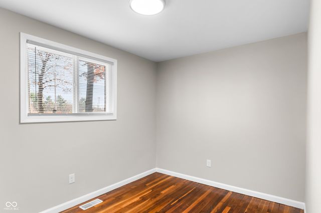 8949 S McGray Drive, Pendleton, IN 46064