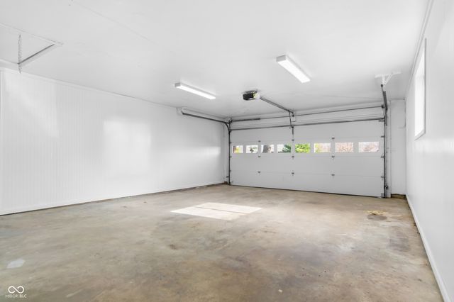 8949 S McGray Drive, Pendleton, IN 46064