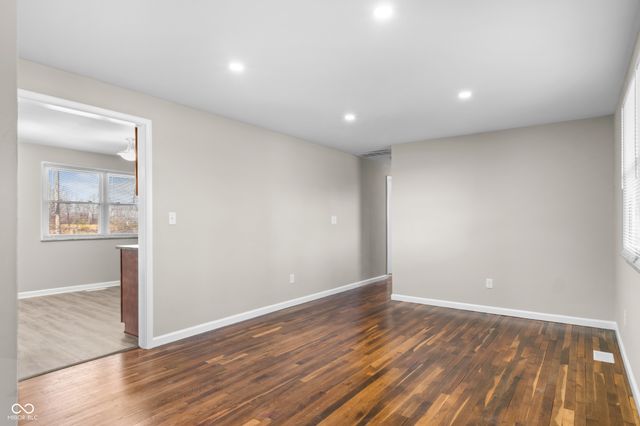 8949 S McGray Drive, Pendleton, IN 46064