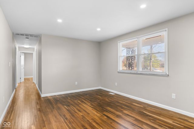 8949 S McGray Drive, Pendleton, IN 46064