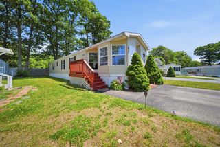 20 Black Forest Road, North Hampton, NH 03862