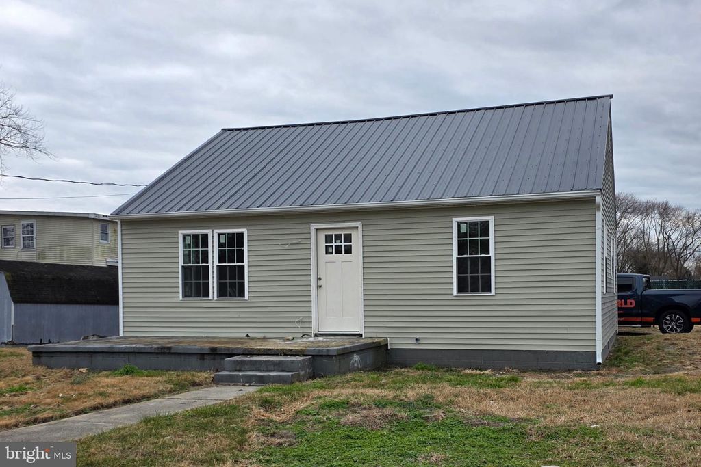 747 COLLINS AVE, Seaford, DE 19973