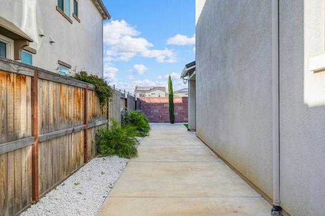 12021 Tiresias Way, Rancho Cordova, CA 95742