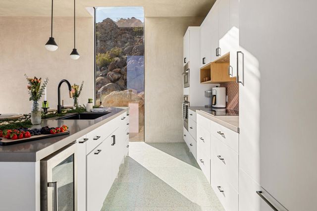 1824 Mountain Shadow Road, Joshua Tree, CA 92252
