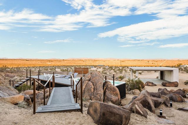 1824 Mountain Shadow Road, Joshua Tree, CA 92252