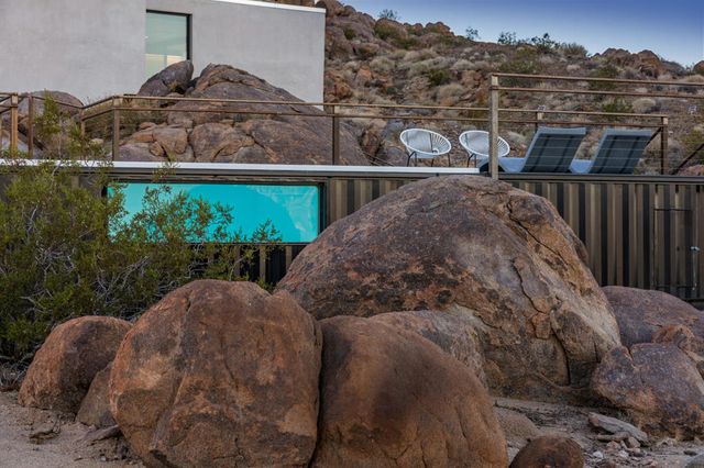 1824 Mountain Shadow Road, Joshua Tree, CA 92252