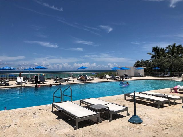 19201 Collins Ave 823, Sunny Isles Beach, FL 33160