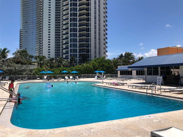 19201 Collins Ave 823, Sunny Isles Beach, FL 33160