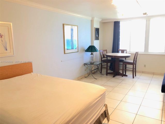 19201 Collins Ave 823, Sunny Isles Beach, FL 33160