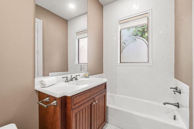 5590 Vintage Oaks Terrace, Delray Beach, FL 33484