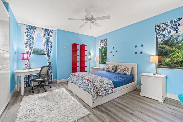 5590 Vintage Oaks Terrace, Delray Beach, FL 33484