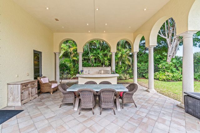 5590 Vintage Oaks Terrace, Delray Beach, FL 33484