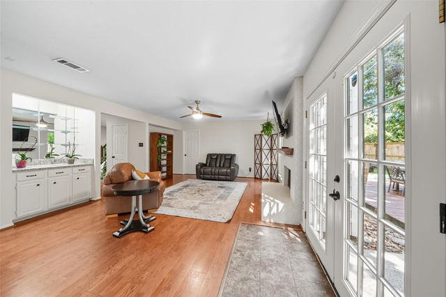 215 E Rainbow Ridge Circle, Spring, TX 77381