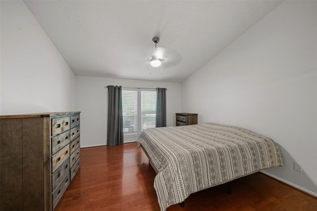 215 E Rainbow Ridge Circle, Spring, TX 77381