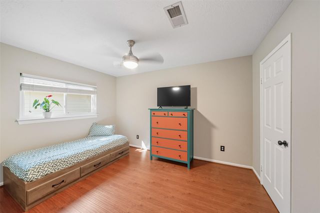 215 E Rainbow Ridge Circle, Spring, TX 77381