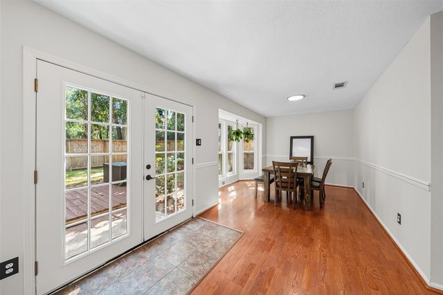 215 E Rainbow Ridge Circle, Spring, TX 77381