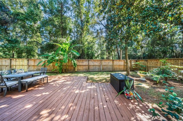 215 E Rainbow Ridge Circle, Spring, TX 77381