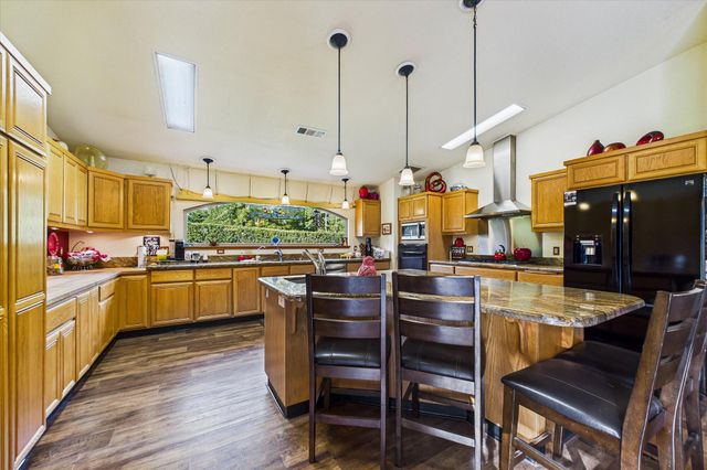 4677 Mitchell Road, Eureka, CA 95503