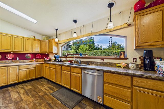 4677 Mitchell Road, Eureka, CA 95503