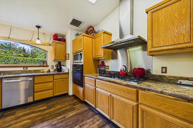 4677 Mitchell Road, Eureka, CA 95503