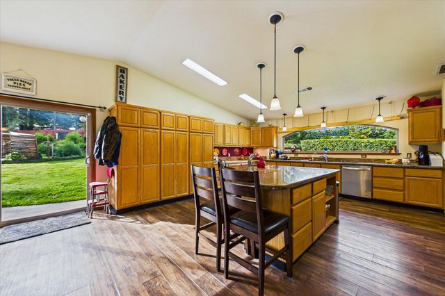 4677 Mitchell Road, Eureka, CA 95503