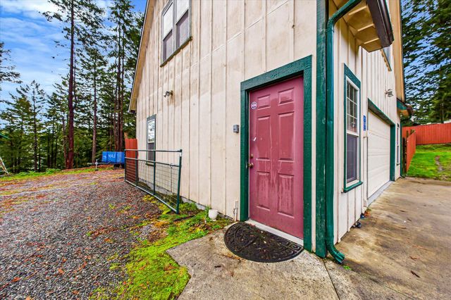 4677 Mitchell Road, Eureka, CA 95503