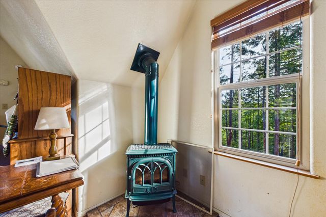 4677 Mitchell Road, Eureka, CA 95503