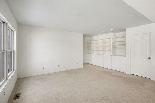 542 Heritage Drive, Ann Arbor, MI 48105