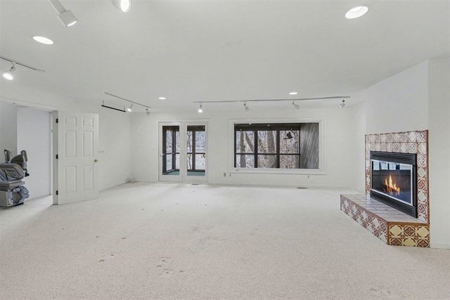 542 Heritage Drive, Ann Arbor, MI 48105