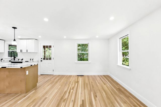 29 Sumner St, Canton, MA 02021