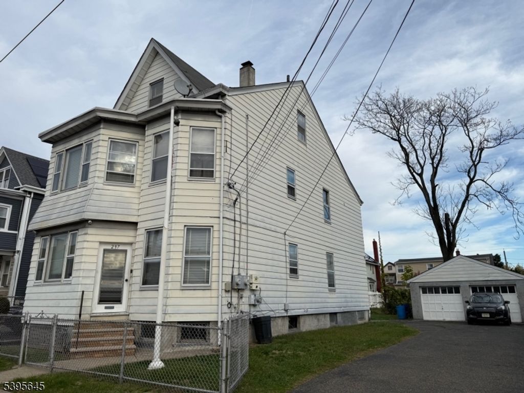 297 E 18Th St 2, Paterson City, NJ 07524