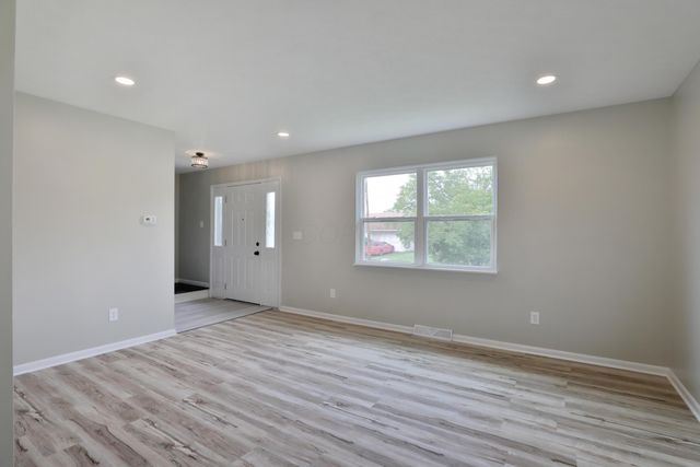 3257 Kenray Drive, Columbus, OH 43219
