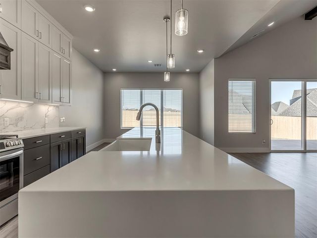 5613 NW 155th Street, Edmond, OK 73013