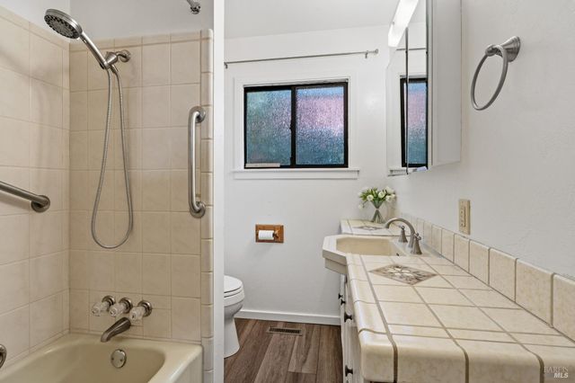 329 Jones St, Ukiah, CA 95482