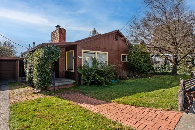 329 Jones St, Ukiah, CA 95482