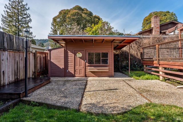 329 Jones St, Ukiah, CA 95482