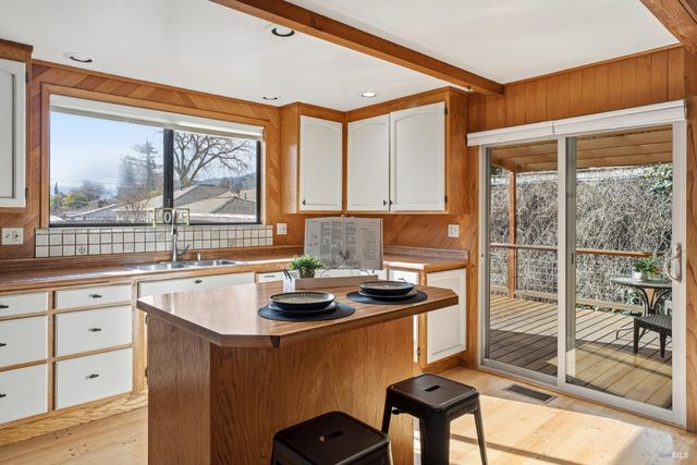 329 Jones St, Ukiah, CA 95482