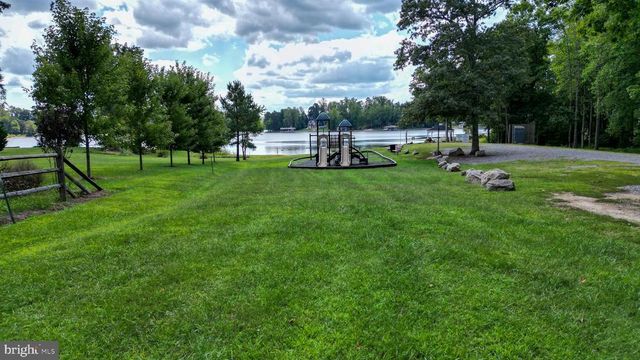 TRAVELLERS, Mineral, VA 23117