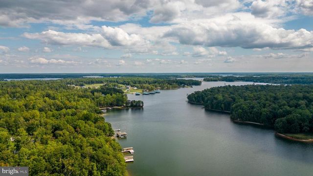 TRAVELLERS, Mineral, VA 23117