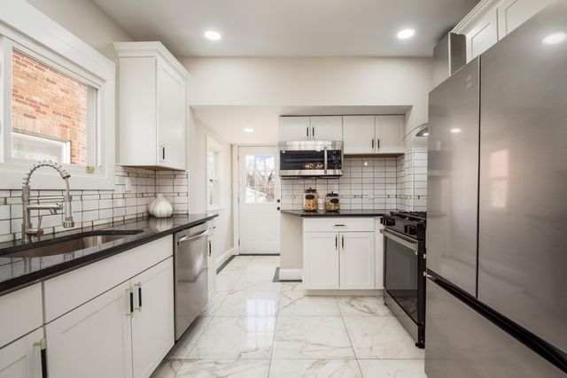 214 Parkwood Avenue, Columbus, OH 43203