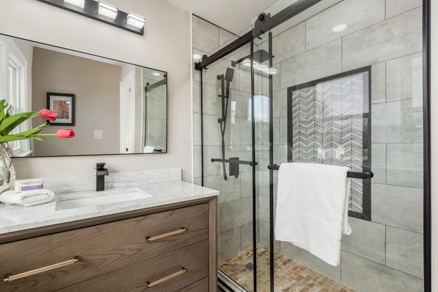 214 Parkwood Avenue, Columbus, OH 43203