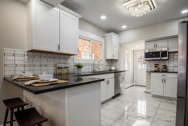 214 Parkwood Avenue, Columbus, OH 43203