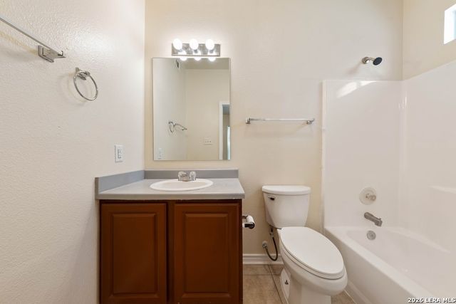 518 Dukeway Apt 1, Universal City, TX 78148